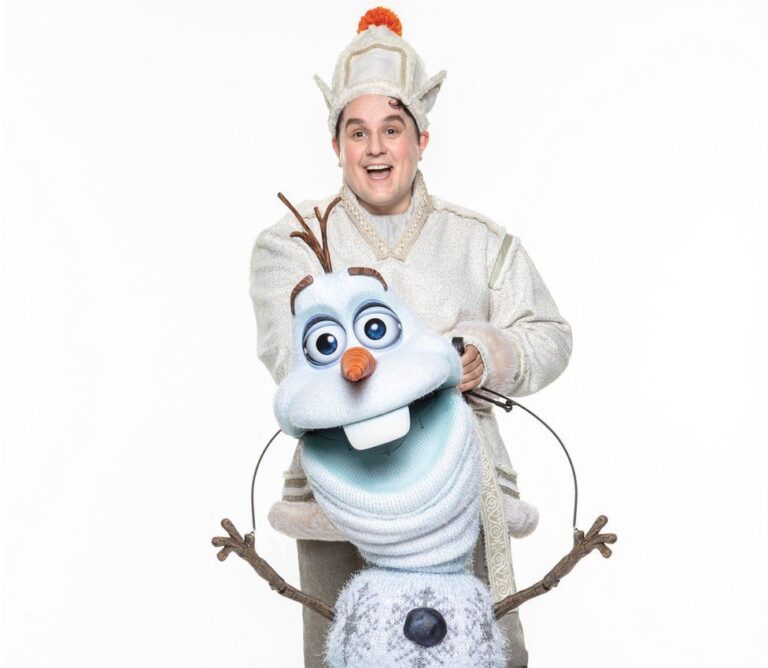 Frozen The Musical First Night Olaf Is From South Wales