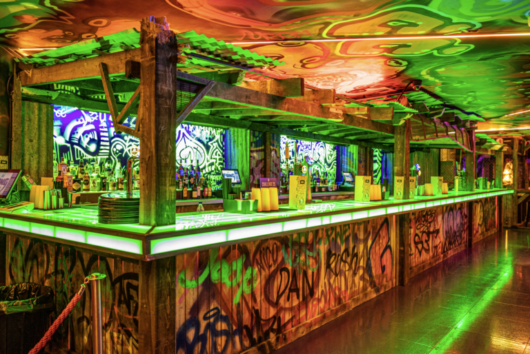 Golf Fang Opens in Cardiff